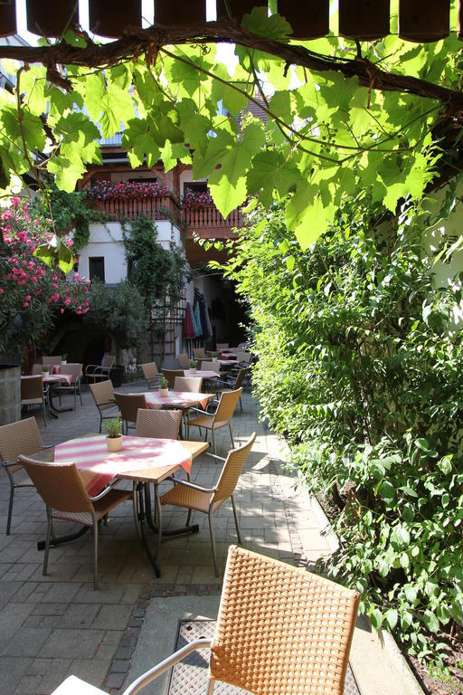 Weinhotel / Gasthaus Zur Sonne Ihringen Exterior foto